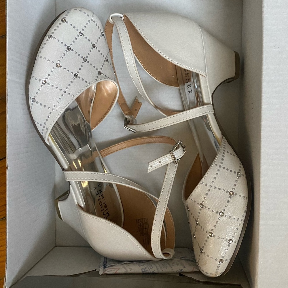 Girls Badgley Mischka dress shoes